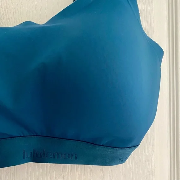 Lululemon Fine Form Marshmallow Bra Bermuda Teal (Size 36E)